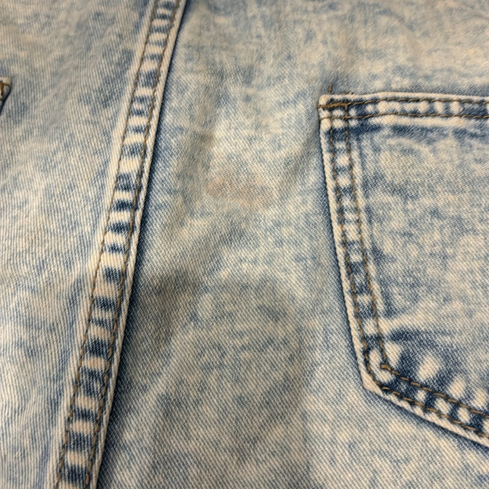 RINESTONE SHORTS - Picture 3 of 3
